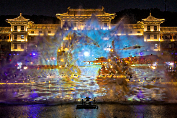 城市夜间文旅地标与大型文化表演水幕投影实景